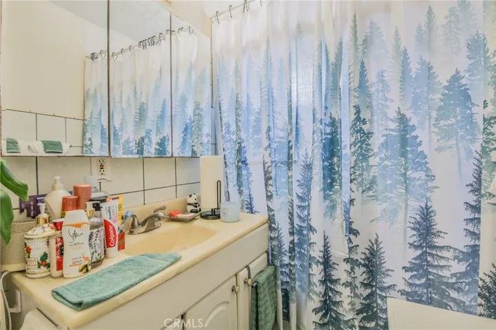 Bathroom 1 2nd part of home