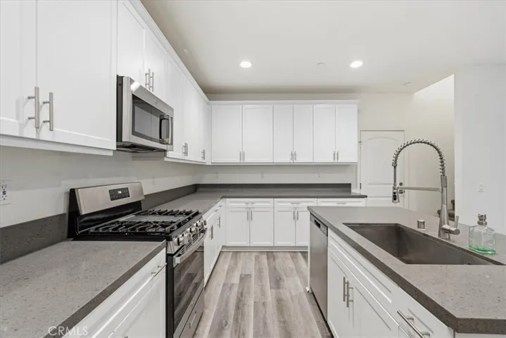1207 Garnet Court, Colton, California 92324