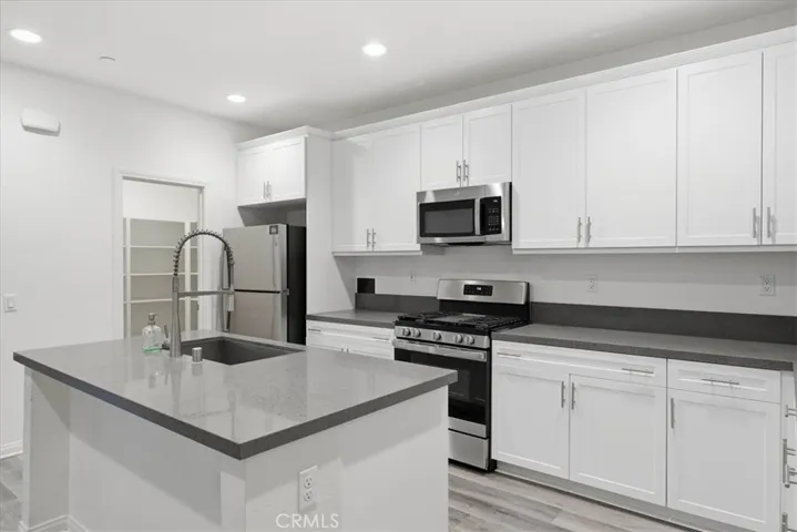1207 Garnet Court, Colton, California 92324