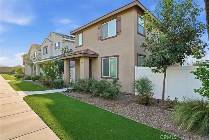 1207 Garnet Court, Colton, California 92324