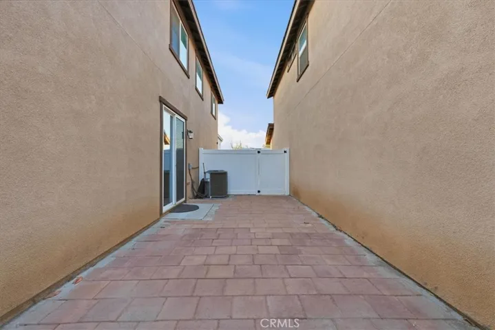 1207 Garnet Court, Colton, California 92324