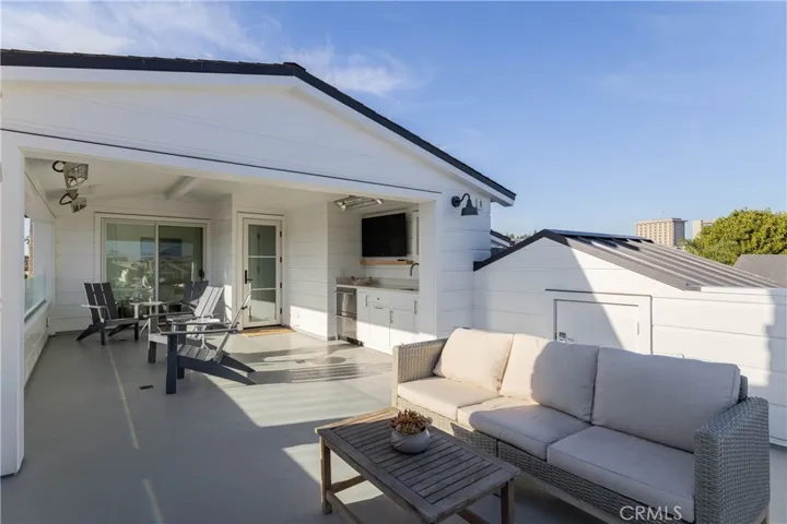 Very large roof top deck