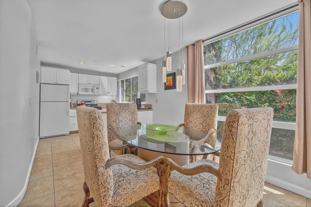 17 room 1 dining table