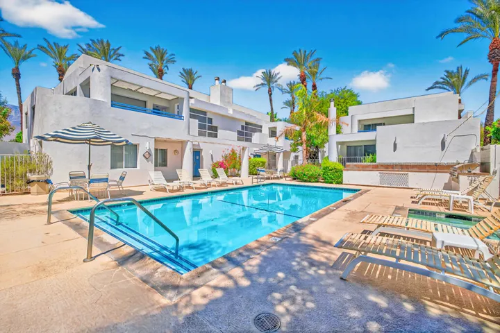 7 outdoor pool 1