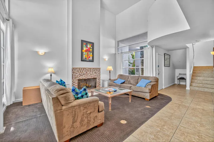 23 room 1 living room -f d