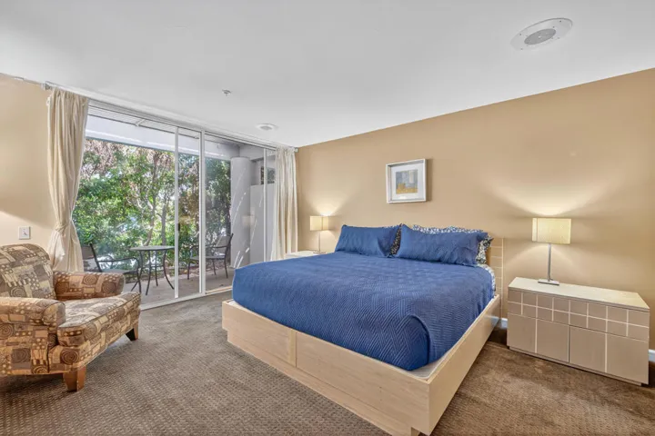 roomi blue bed 1