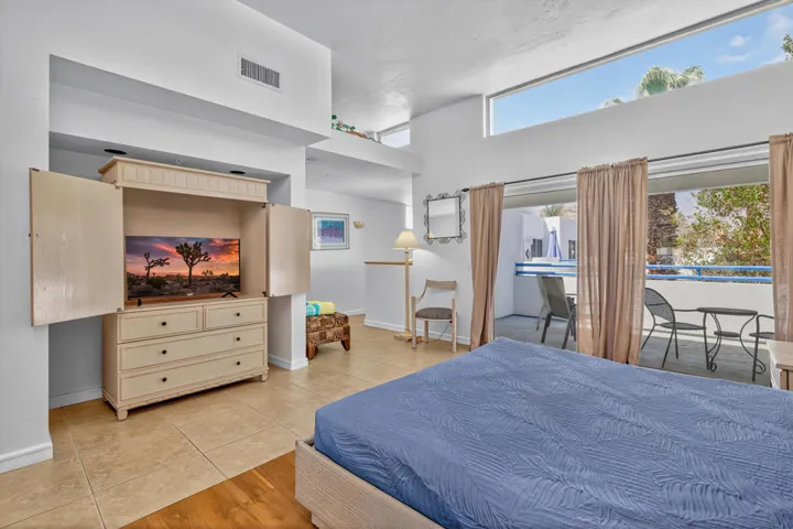 20 room 1 blue bed upstairs -3-t d