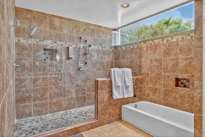 25 room 1 upsairs shower