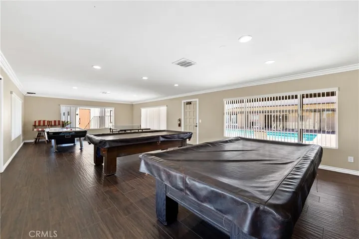 Clubhouse Billiards