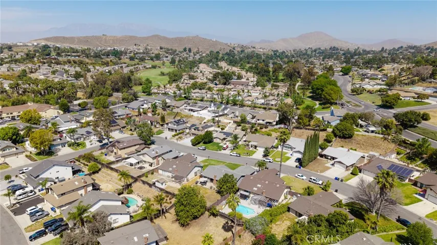 5829 Quiroz, Jurupa Valley, California 92509