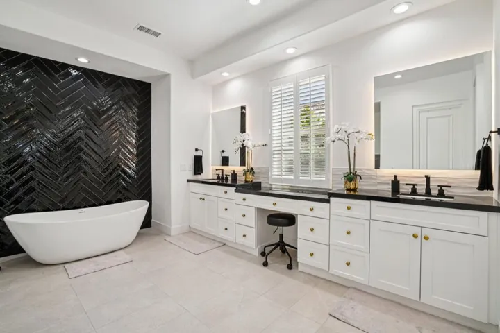 27-web-or-mls-Via Fiora-S2203-027