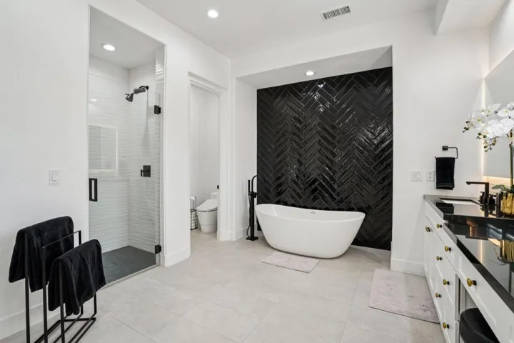 28-web-or-mls-Via Fiora-S2203-028