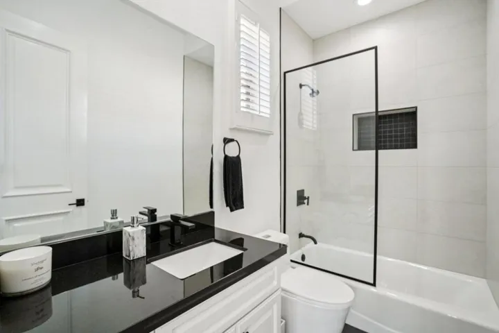 23-web-or-mls-Via Fiora-S2203-023