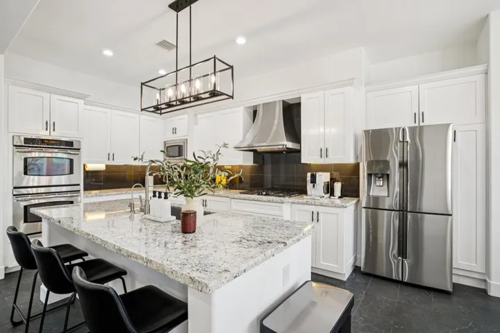 15-web-or-mls-Via Fiora-S2203-015