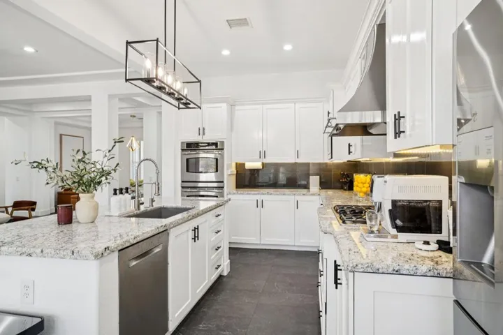 17-web-or-mls-Via Fiora-S2203-017