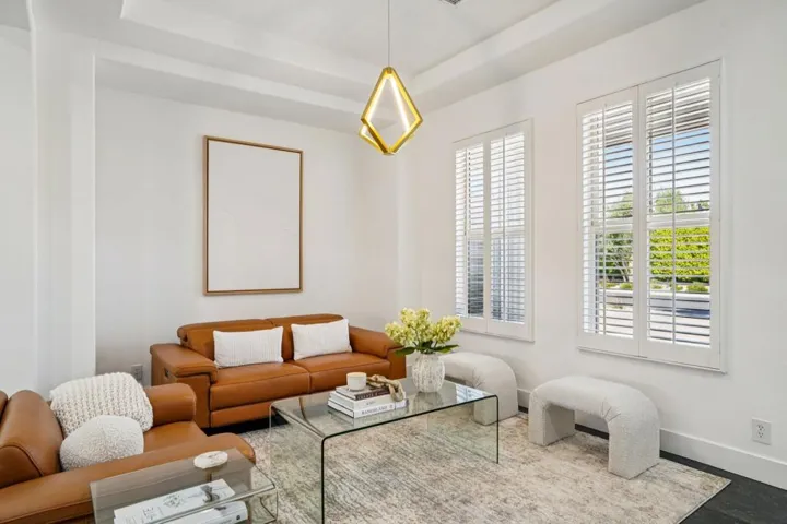 9-web-or-mls-Via Fiora-S2203-009