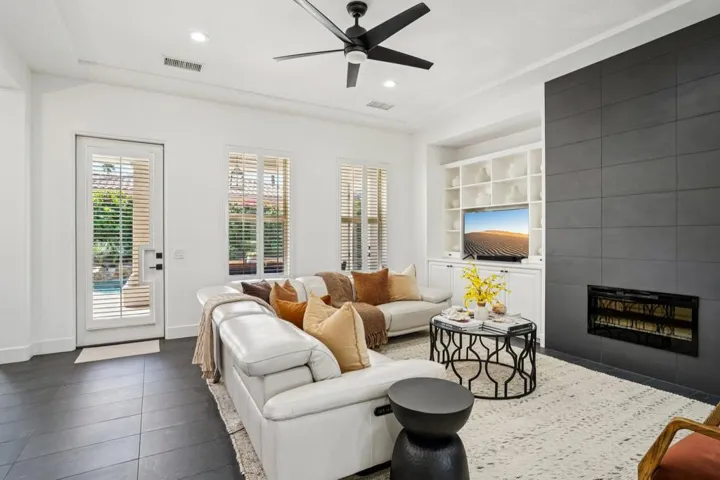 6-web-or-mls-Via Fiora-S2203-006