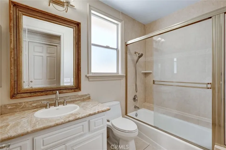 2nd Floor Bathroom