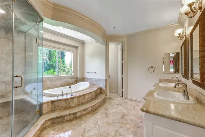 2nd Floor Master Bathroom