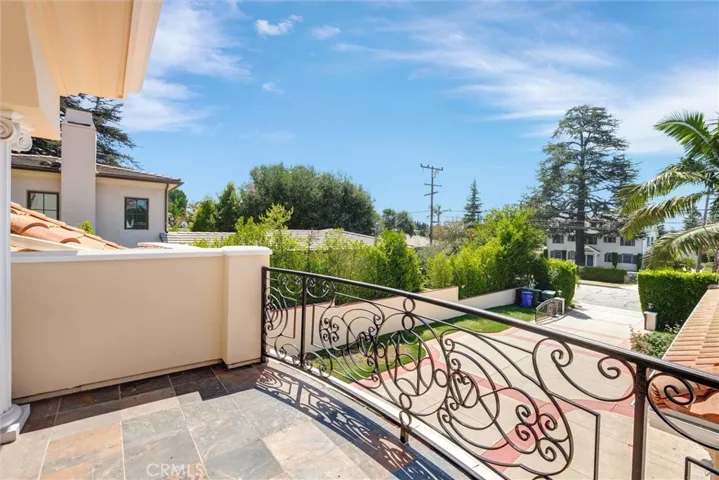 2nd Floor Suite Balcony