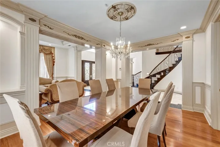 Formal Dining