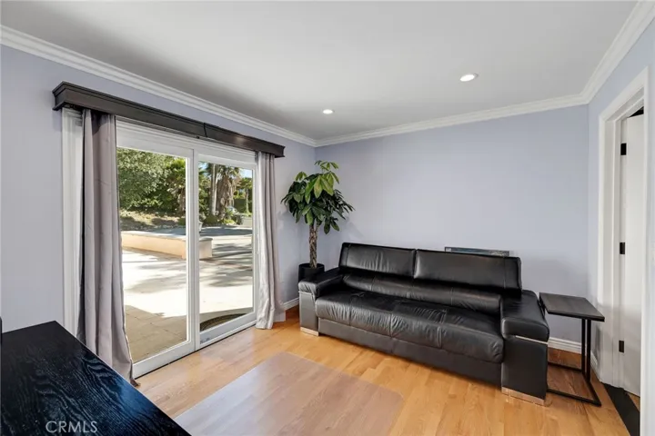 javascript:__doPostBack('m_lbSave','')