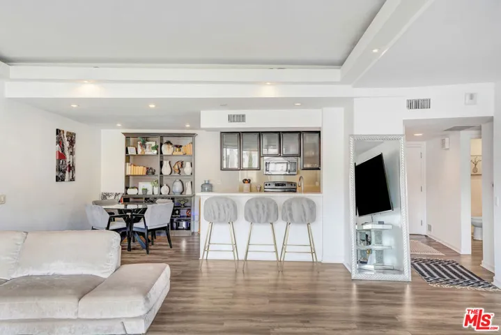 7250 Franklin Avenue 503, Los Angeles, California 90046