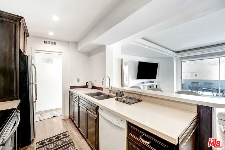7250 Franklin Avenue 503, Los Angeles, California 90046
