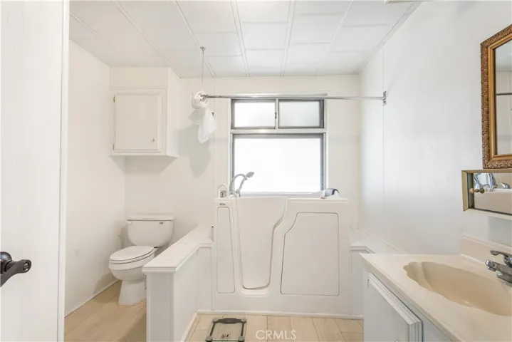 Bathroom1