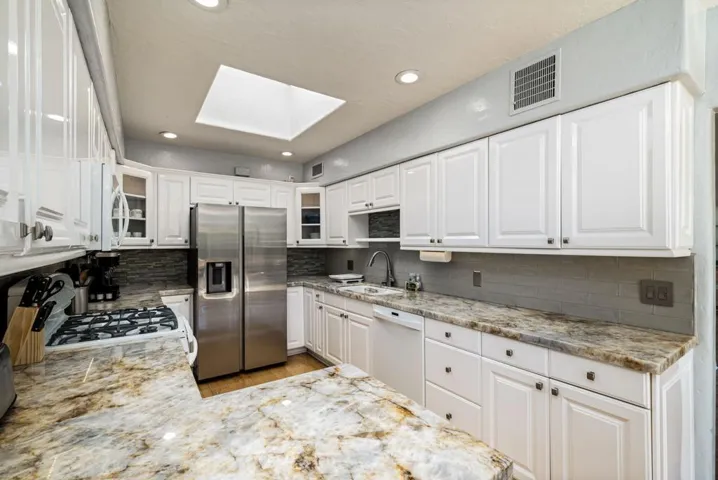 31-web-or-mls-LBMaria_OPMG_0326_031