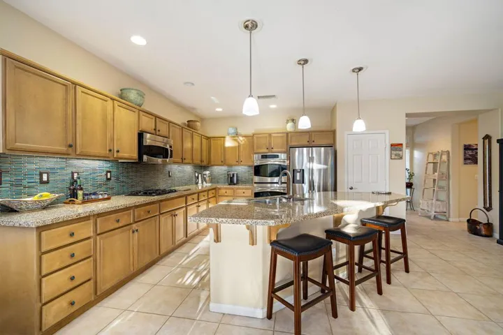 37-web-or-mls-JMTulare_OPMG_0326_037