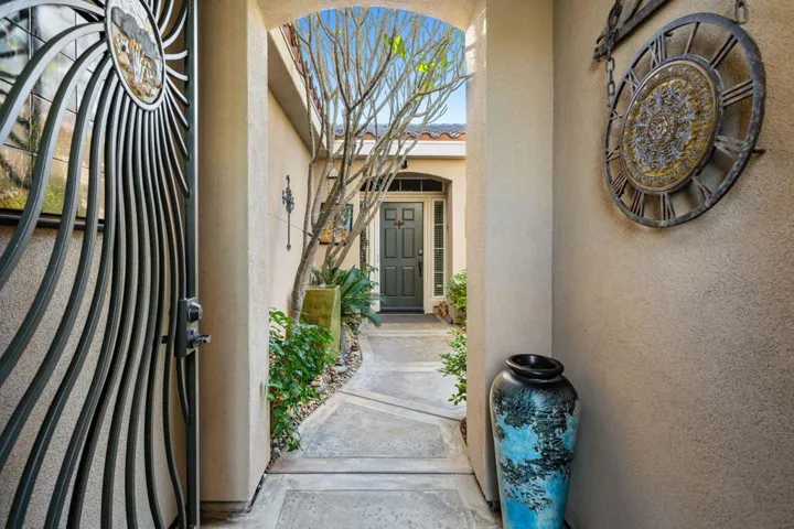 12-web-or-mls-JMTulare_OPMG_0326_012