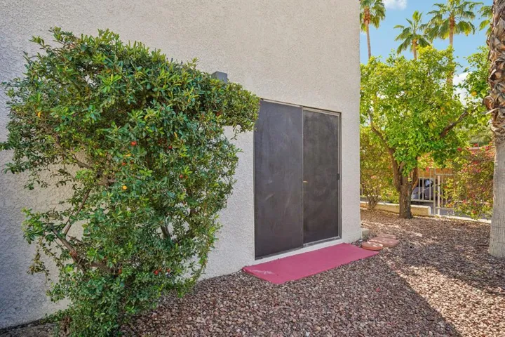 29-web-or-mls-E Ramon Rd-S1303-029