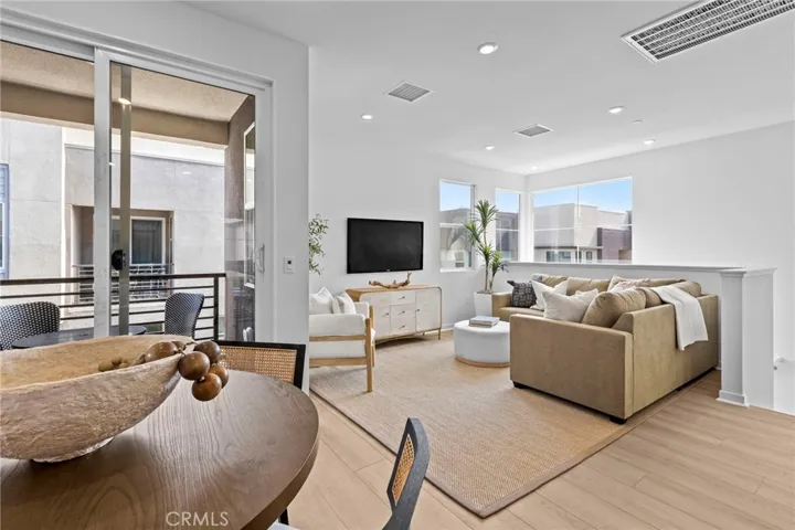 3648 S. Eichler Paseo 5, Ontario, California 91761