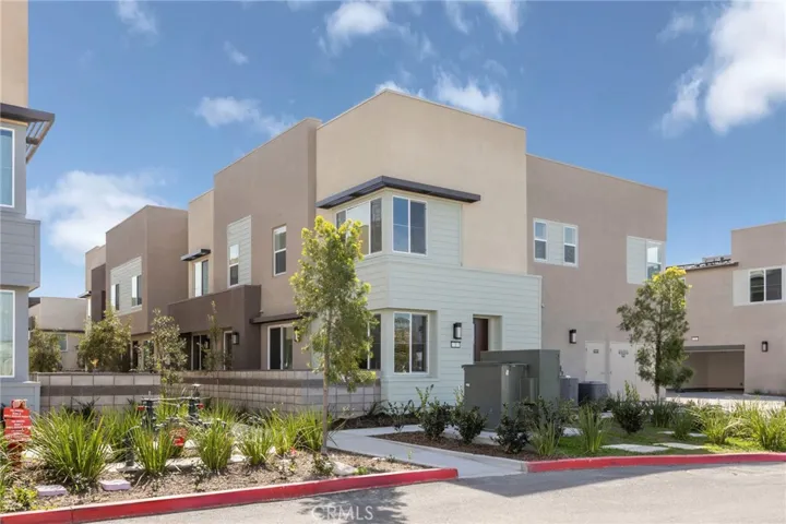 3648 S. Eichler Paseo 5, Ontario, California 91761