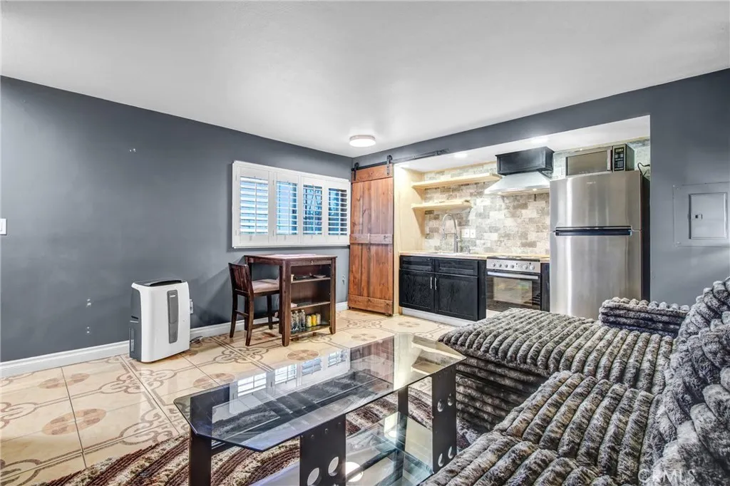 7904 Laurel Canyon #12