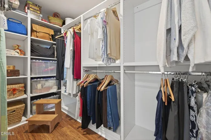 63-web-or-mls-Upmarketmedia_7405Lom-169