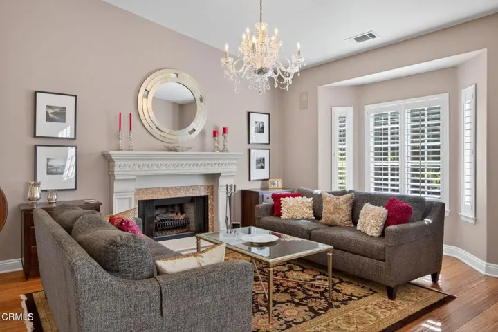 28-web-or-mls-Upmarketmedia_7405Lom-051