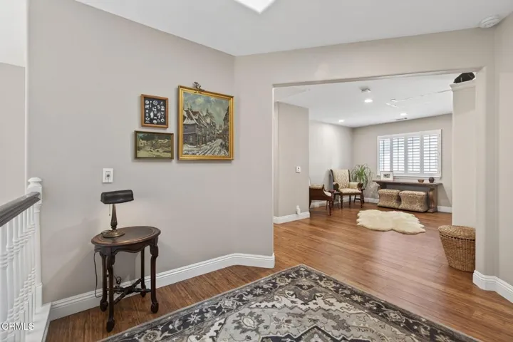 50-web-or-mls-Upmarketmedia_7405Lom-128