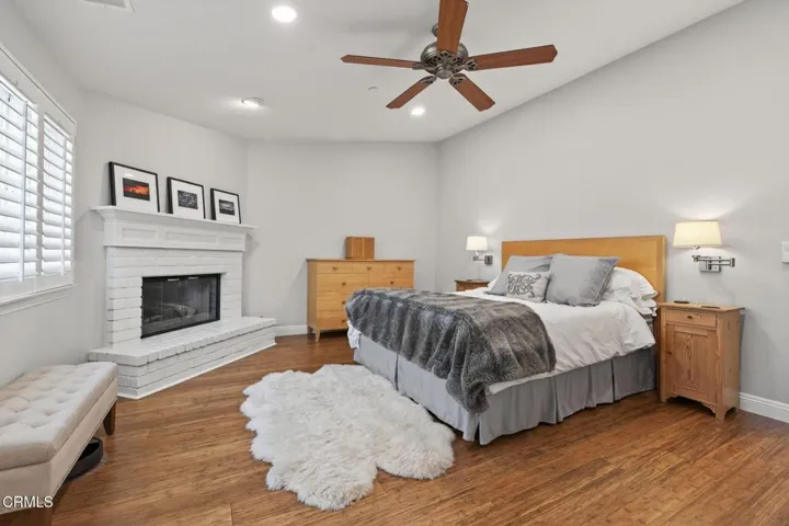 52-web-or-mls-Upmarketmedia_7405Lom-133