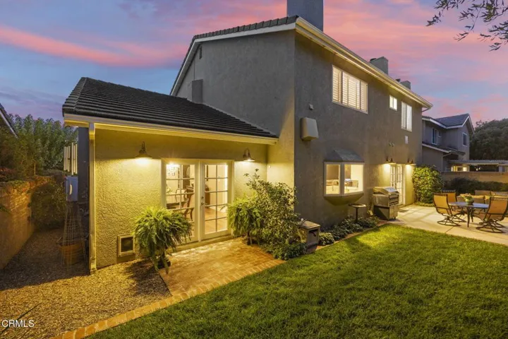 11-web-or-mls-Upmarketmedia_7405Lom-twi-