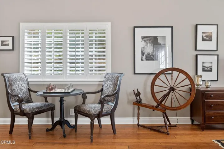 31-web-or-mls-Upmarketmedia_7405Lom-058