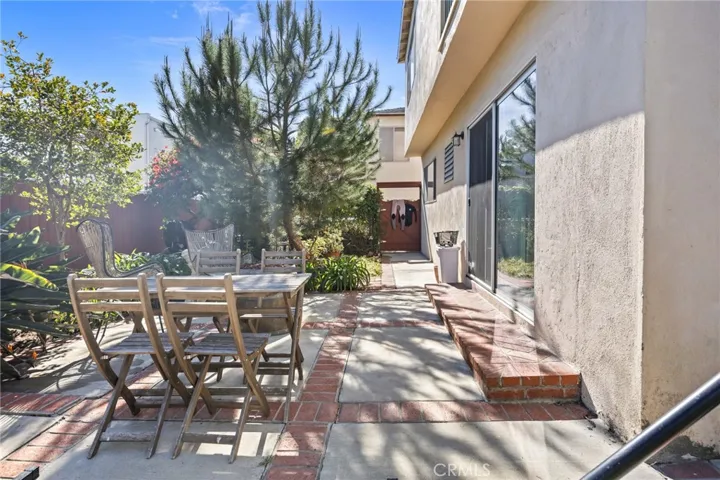 3017 4th, Santa Monica, California 90405