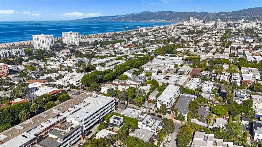 3017 4th, Santa Monica, California 90405