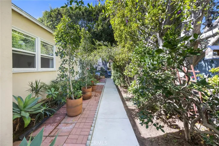 3017 4th, Santa Monica, California 90405
