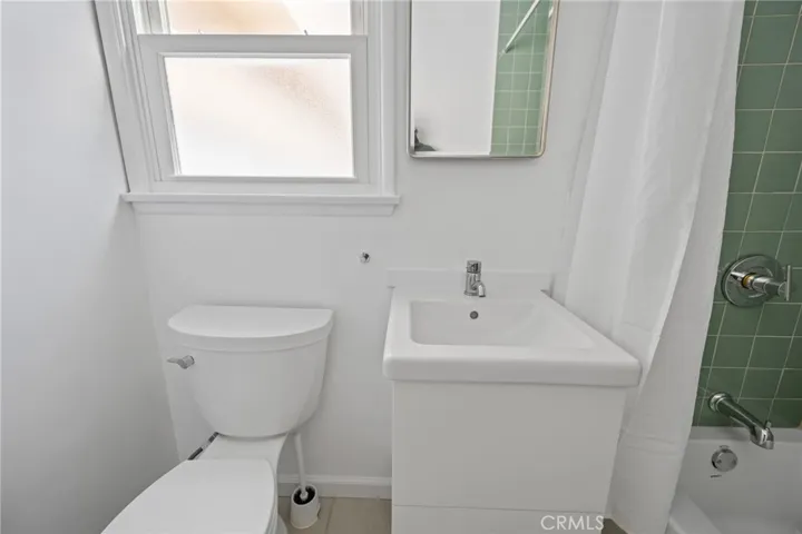 3017 4th, Santa Monica, California 90405