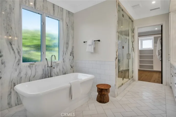 Primary Tub & Shower