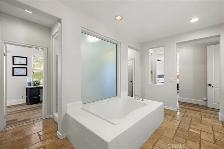 21 Snow Bush, Ladera Ranch, California 92694