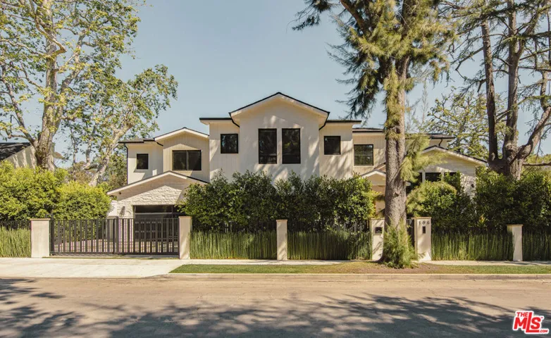 196 S Greenfield Avenue, Los Angeles, California 90049