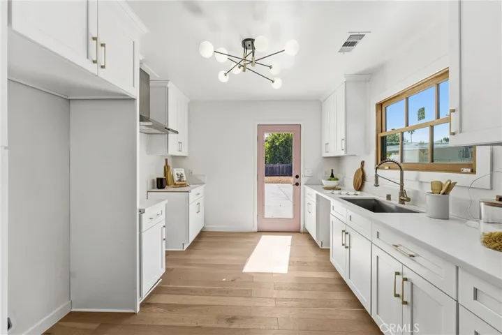 14138 Archwood, Van Nuys, California 91405